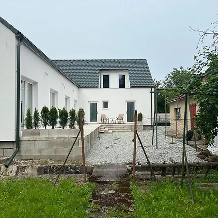 2 Moderne Apartmany 19 A 95 V Sukromi V Centre Mesta Turcianske Teplice Exterior photo
